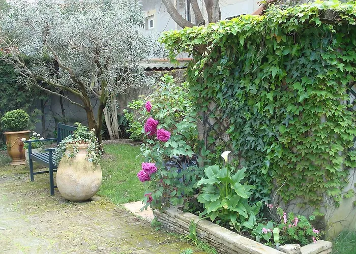 Arles Les Alyscamps