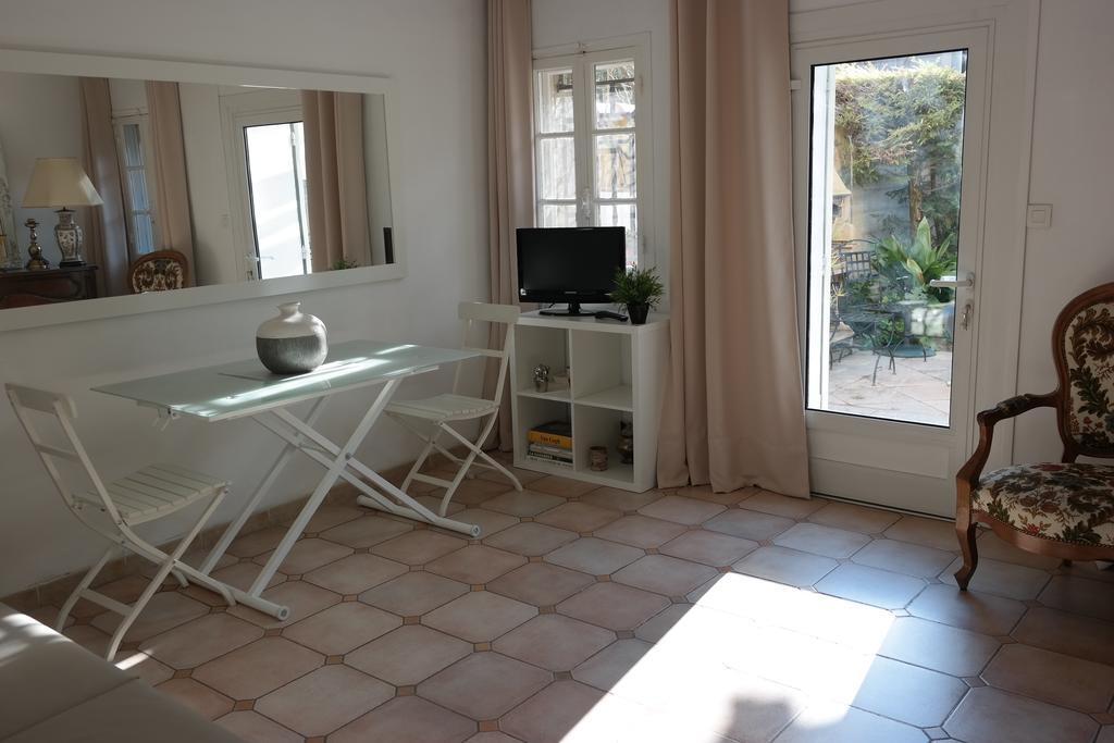 Les Alyscamps Apartment